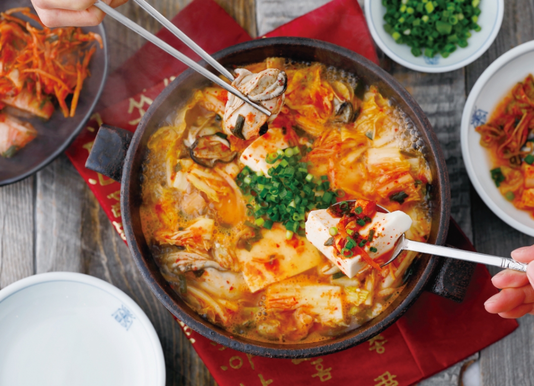 レシピ詳細 かき 豆腐 キムチの 韓国 風鍋 美味食彩 平和堂のweb Cooking Cardメニュー